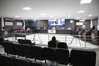 Câmara aprova orçamento de 2025, limpa a pauta e decreta recesso parlamentar